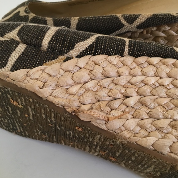 Chinese Laundry Linen Peep-Toe Wedge Heels - Picture 6 of 6